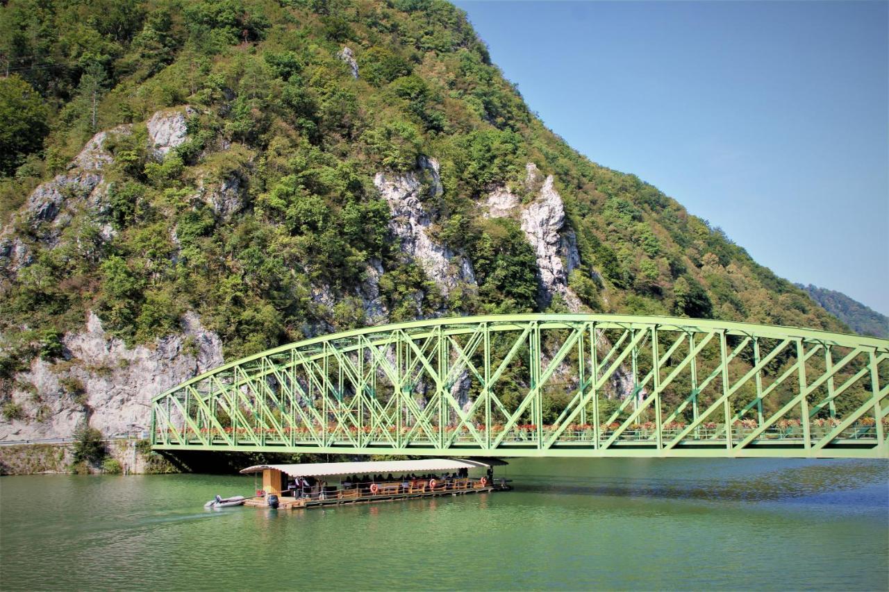 Ribiska Vasica - Fishermen's Village Radece