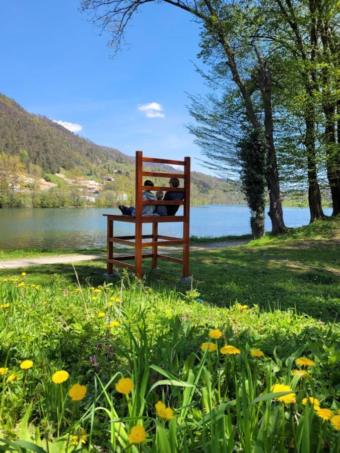 Ribiska Vasica - Fishermen's Village * Radece